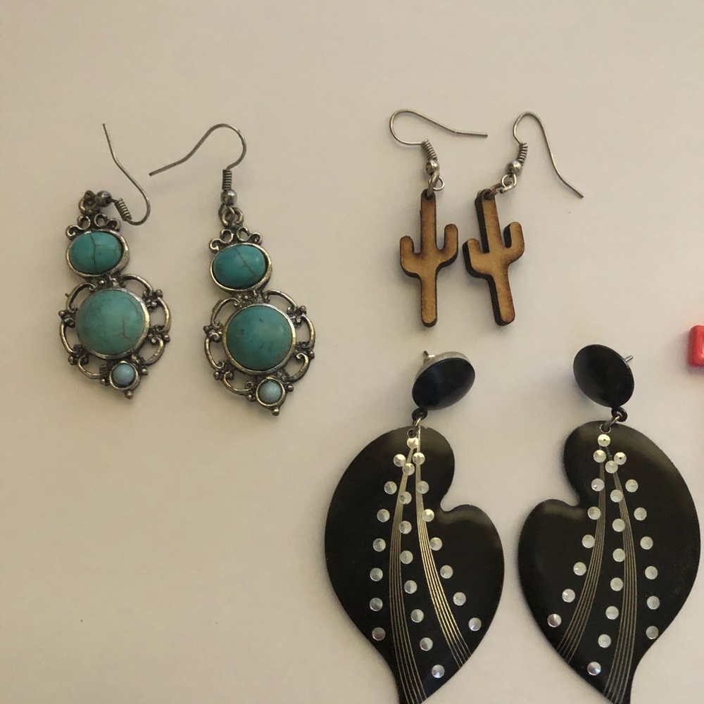 5 pairs of fashion Earrings- EUC - Picture 3 of 8
